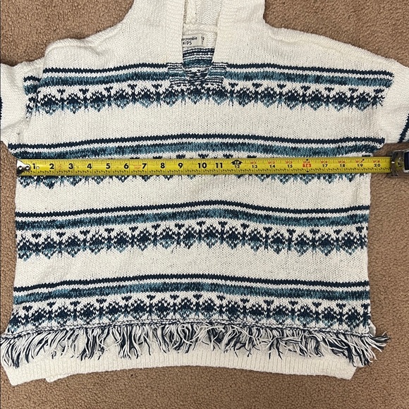 Abercrombie kids Blue & white hooded fringe sweater girls size 11/12 - Picture 5 of 7